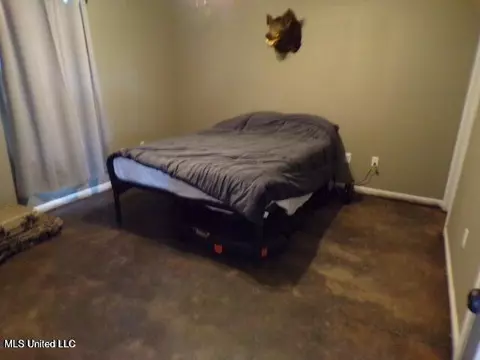 Bedroom - 5521 Dubbs Rd, Dundee, MS 38626 photo 1 of 4