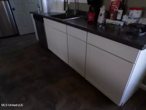 Kitchen - 5521 Dubbs Rd, Dundee, MS 38626 photo 1 of 1