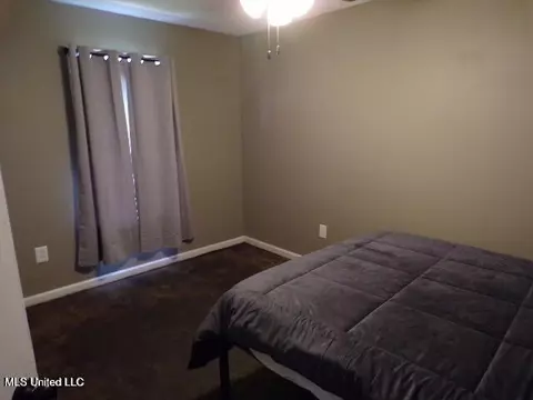 Bedroom - 5521 Dubbs Rd, Dundee, MS 38626 photo 3 of 4