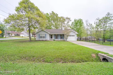 Exterior - 9727 Pokai St, Diamondhead, MS 39525 photo 3 of 10