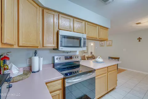 Kitchen - 9727 Pokai St, Diamondhead, MS 39525 photo 3 of 4