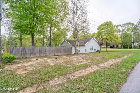 Exterior - 9727 Pokai St, Diamondhead, MS 39525 photo 5 of 10