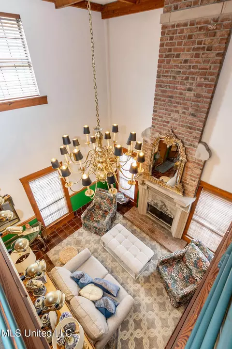 Living - 1506 Greymont Ave, Jackson, MS 39202 photo 1 of 6