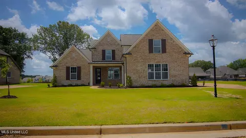13673 S River Grove Ln, Olive Branch, MS 38654