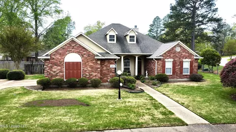 101 Brookside Cir, Clinton, MS 39056 photo 1