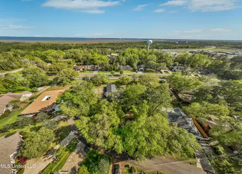 5561 E Diamondhead Dr, Diamondhead, MS 39525 photo 47