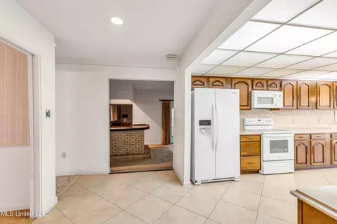 5561 E Diamondhead Dr, Diamondhead, MS 39525 photo 16