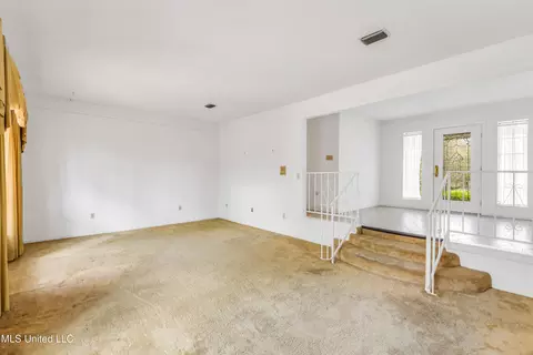 5561 E Diamondhead Dr, Diamondhead, MS 39525 photo 12