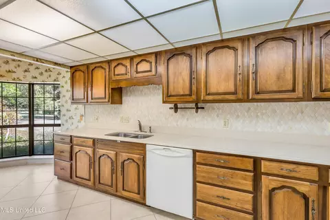 5561 E Diamondhead Dr, Diamondhead, MS 39525 photo 21