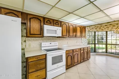 5561 E Diamondhead Dr, Diamondhead, MS 39525 photo 19