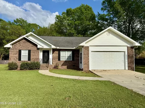 134 Live Oak Dr, Lucedale, MS 39452 photo 1