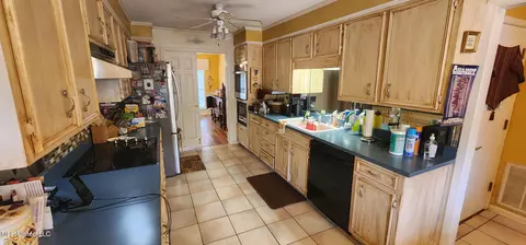 32 Raintree Pl, Jackson, MS 39211 photo 4