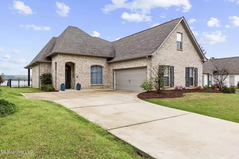 Exterior - 153 Shore View Dr, Madison, MS 39110 photo 2 of 7