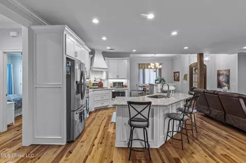 Kitchen - 153 Shore View Dr, Madison, MS 39110 photo 3 of 6