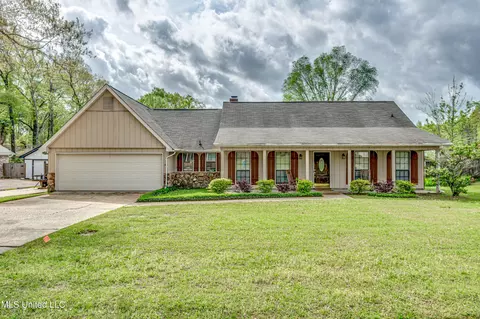 453 Waterford Rd, Brandon, MS 39047