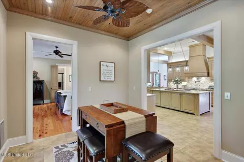 Entry Way - 308 Partridge Cv, Brandon, MS 39047 photo 4 of 4