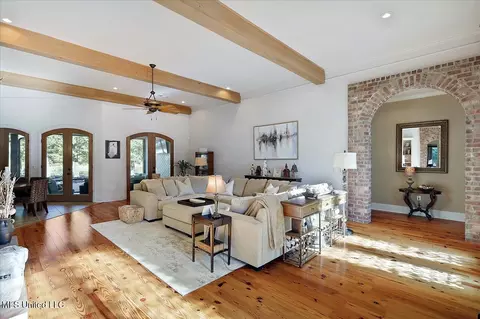 Living - 308 Partridge Cv, Brandon, MS 39047 photo 1 of 8