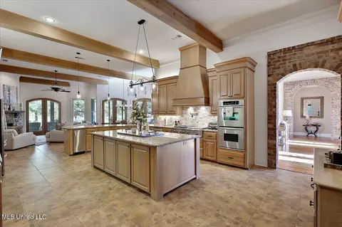 Kitchen - 308 Partridge Cv, Brandon, MS 39047 photo 3 of 6