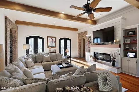 Living - 308 Partridge Cv, Brandon, MS 39047 photo 4 of 8