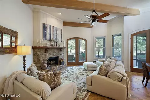 Living - 308 Partridge Cv, Brandon, MS 39047 photo 5 of 8
