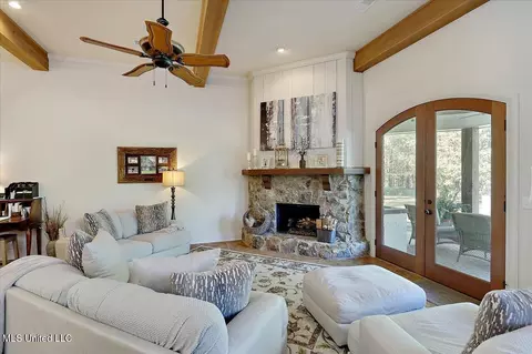 Living - 308 Partridge Cv, Brandon, MS 39047 photo 6 of 8