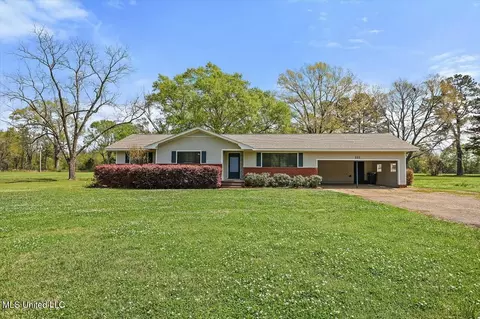 111 Mathis Rd, Crystal Springs, MS 39059