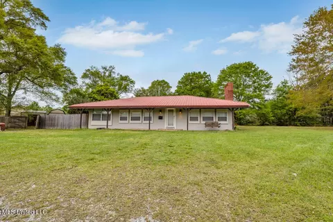 7020 Skylar Blvd, Kiln, MS 39556