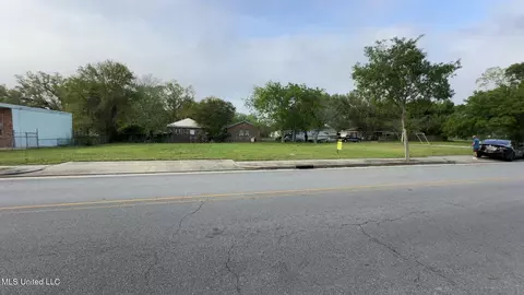 518 Howard Ave, Biloxi, MS 39530