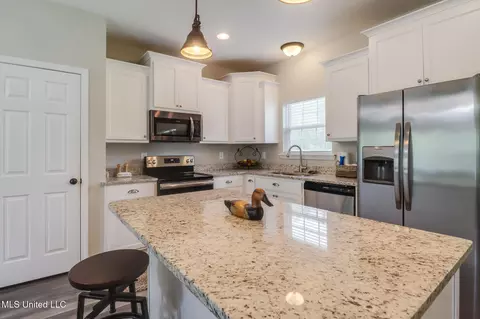 Kitchen - 105 Pineview Dr, Lucedale, MS 39452 photo 2 of 2