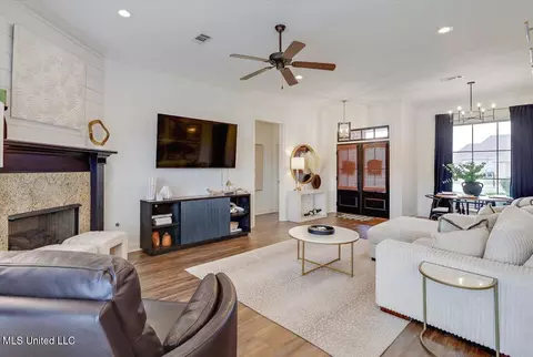 Living - 1832 August Bnd, Madison, MS 39110 photo 2 of 2