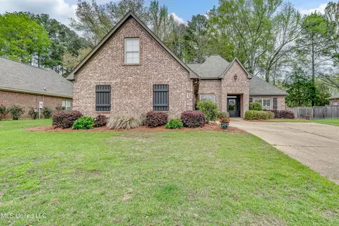 514 Orchard Brook Ct, Florence, MS 39073