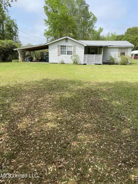 1612 Ashwood Dr, Gautier, MS 39553