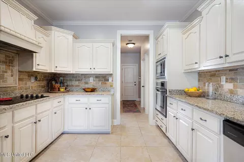 1411 W Notting Hill Dr, Hernando, MS 38632 photo 11