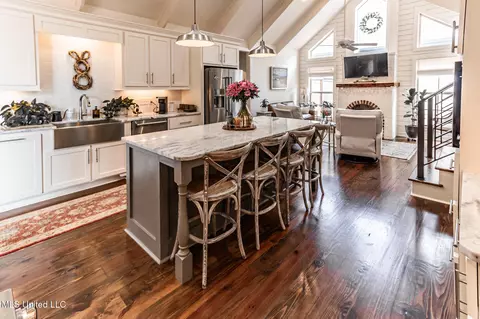 Kitchen - 803 Onyx Pl, Flowood, MS 39232 photo 2 of 9
