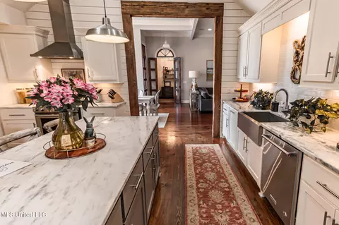 Kitchen - 803 Onyx Pl, Flowood, MS 39232 photo 8 of 9