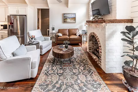 Living - 803 Onyx Pl, Flowood, MS 39232 photo 8 of 8