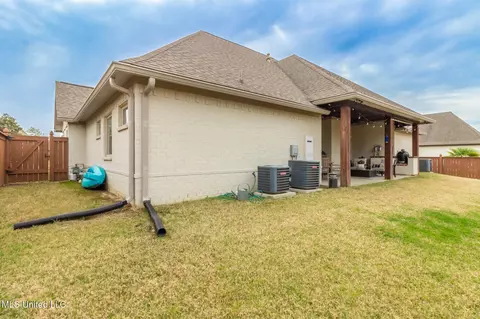 Exterior - 803 Onyx Pl, Flowood, MS 39232 photo 8 of 10