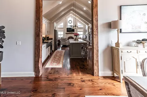 Entry Way - 803 Onyx Pl, Flowood, MS 39232 photo 2 of 3