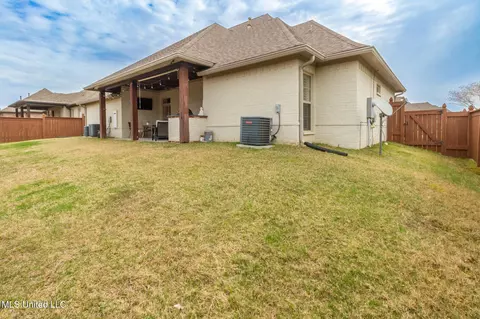 Exterior - 803 Onyx Pl, Flowood, MS 39232 photo 7 of 10