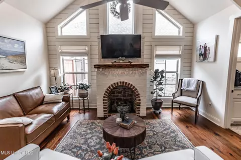 Living - 803 Onyx Pl, Flowood, MS 39232 photo 6 of 8