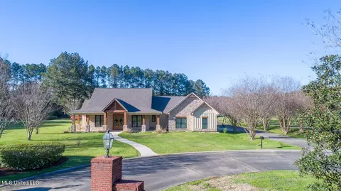 29 Club Dr, Natchez, MS 39120