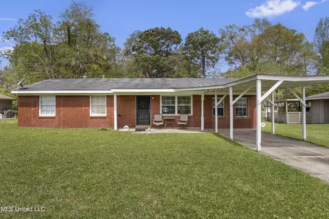 15401 Orleans Dr, Biloxi, MS 39532