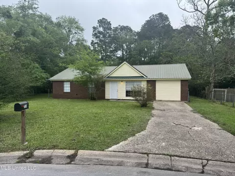 710 Shirley Dr, Gulfport, MS 39503