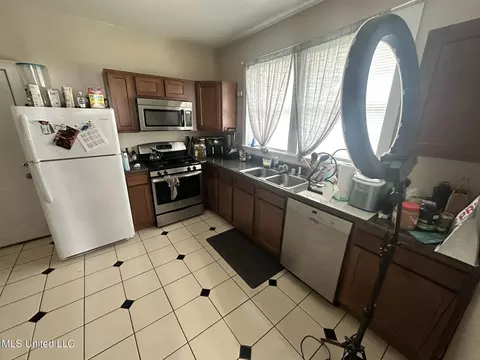 Kitchen - 202 Lee St, Biloxi, MS 39530 photo 1 of 1