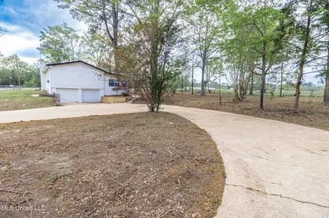 Exterior - 1603 NE 1st Ave, Magee, MS 39111 photo 16 of 17
