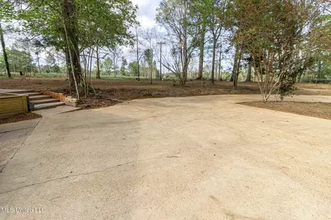 Exterior - 1603 NE 1st Ave, Magee, MS 39111 photo 14 of 17