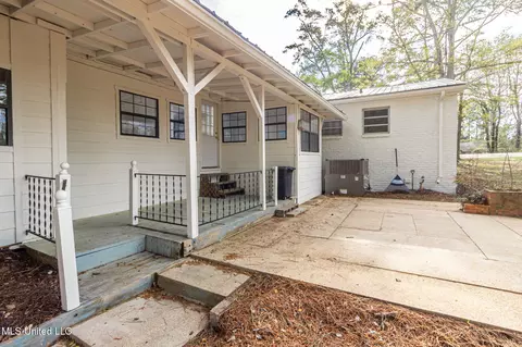 Exterior - 1603 NE 1st Ave, Magee, MS 39111 photo 9 of 17
