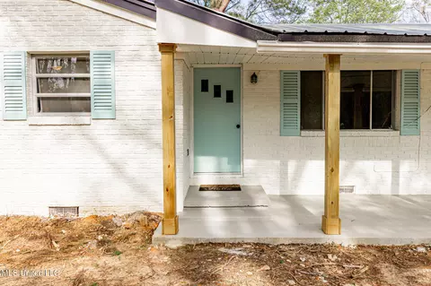 Exterior - 1603 NE 1st Ave, Magee, MS 39111 photo 2 of 17