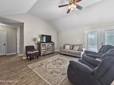 Living - 7401 N Creek Rd, Lucedale, MS 39452 photo 1 of 2