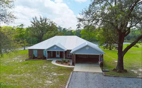 7401 N Creek Rd, Lucedale, MS 39452